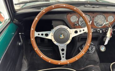 Triumph-Spitfire-1967-Convertible-35