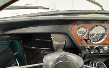 Triumph-Spitfire-1967-Convertible-36