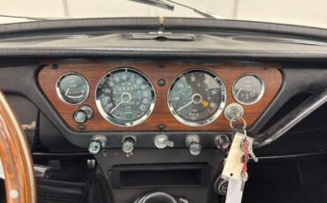 Triumph-Spitfire-1967-Convertible-37