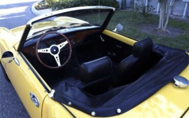 Triumph-Spitfire-1971-Convertible-10