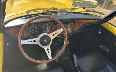 Triumph-Spitfire-1971-Convertible-13