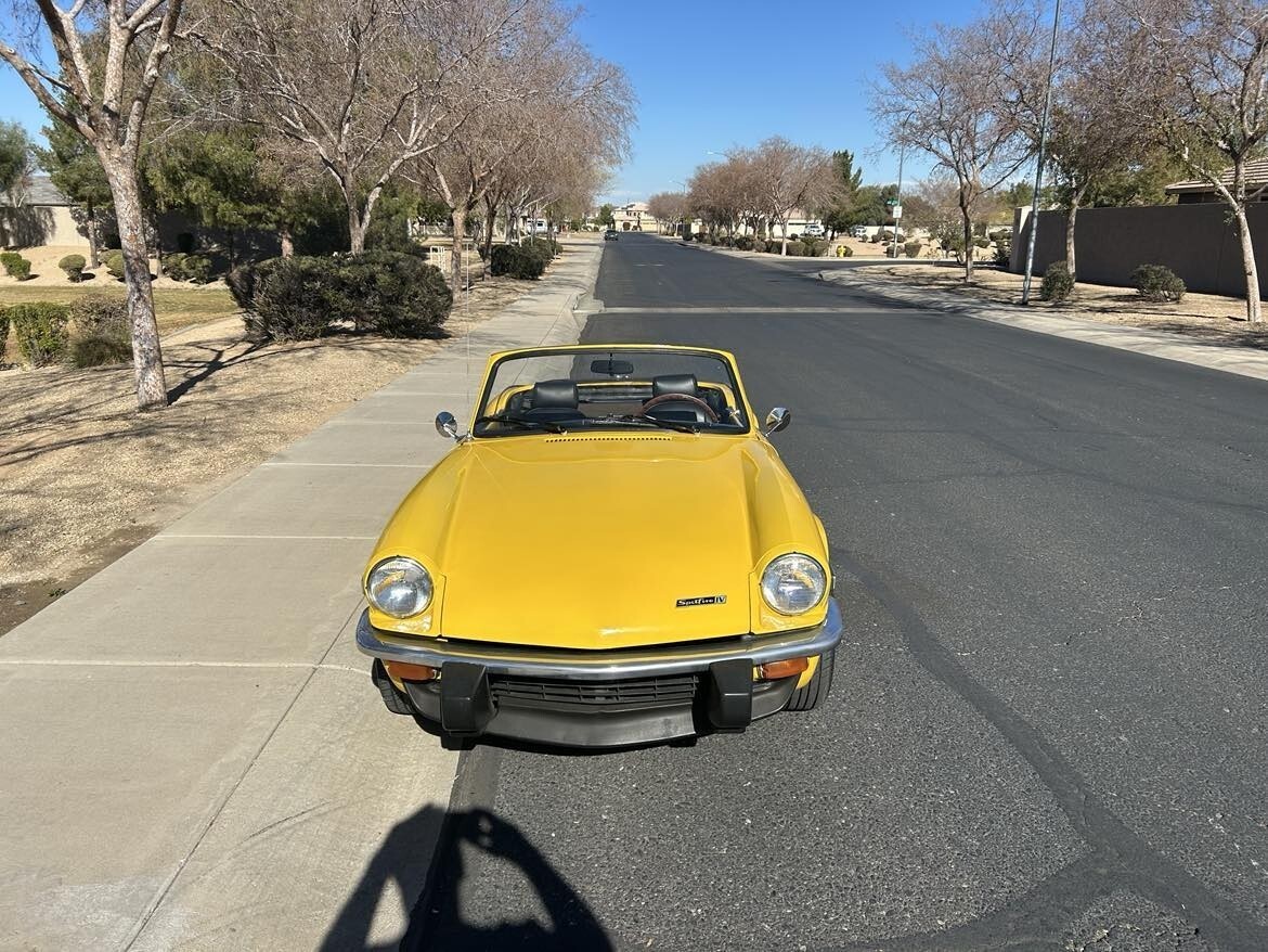 Triumph-Spitfire-1971-Convertible-4