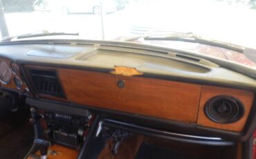 Triumph-Stag-1973-red-9