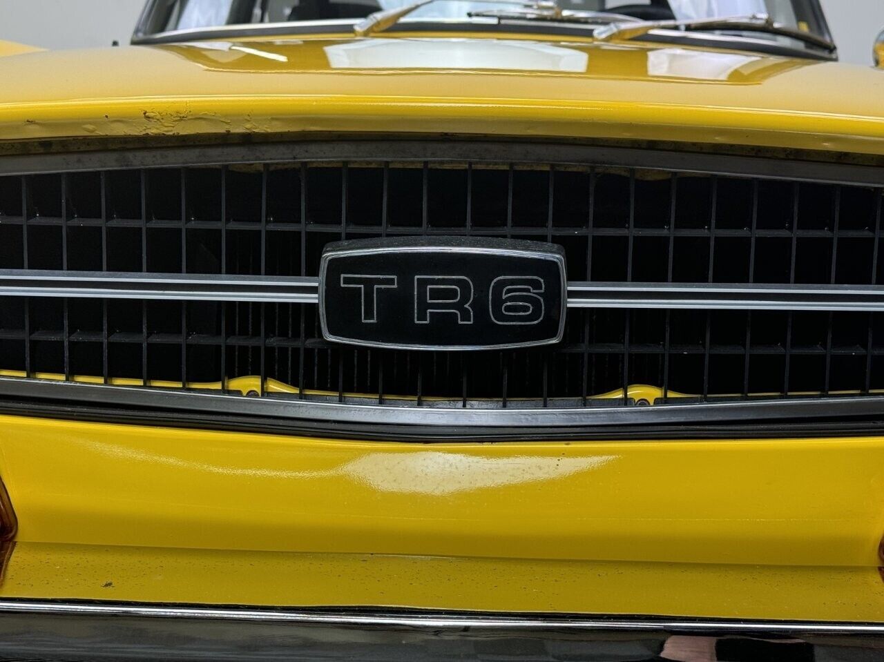 Triumph-TR-6-1969-12