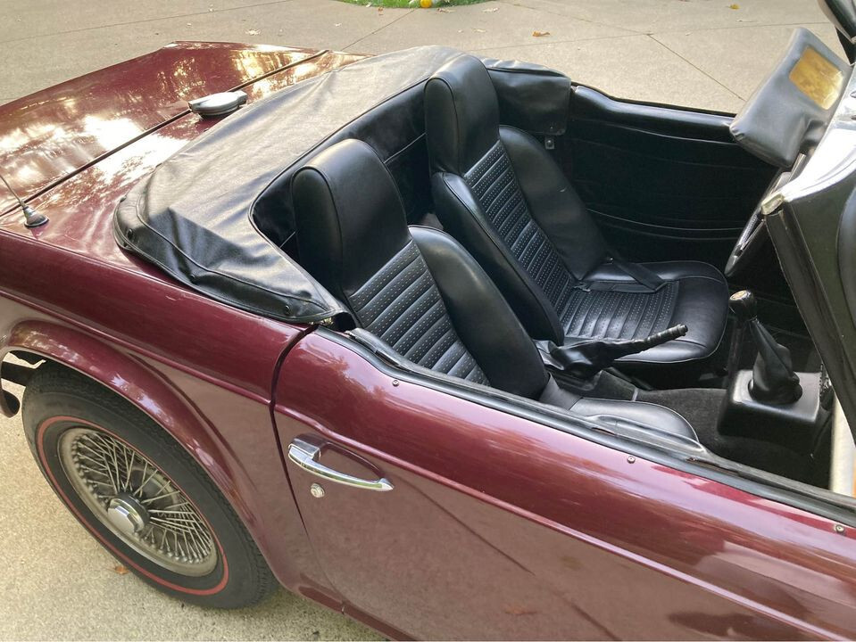 Triumph-TR-6-1970-Convertible-10