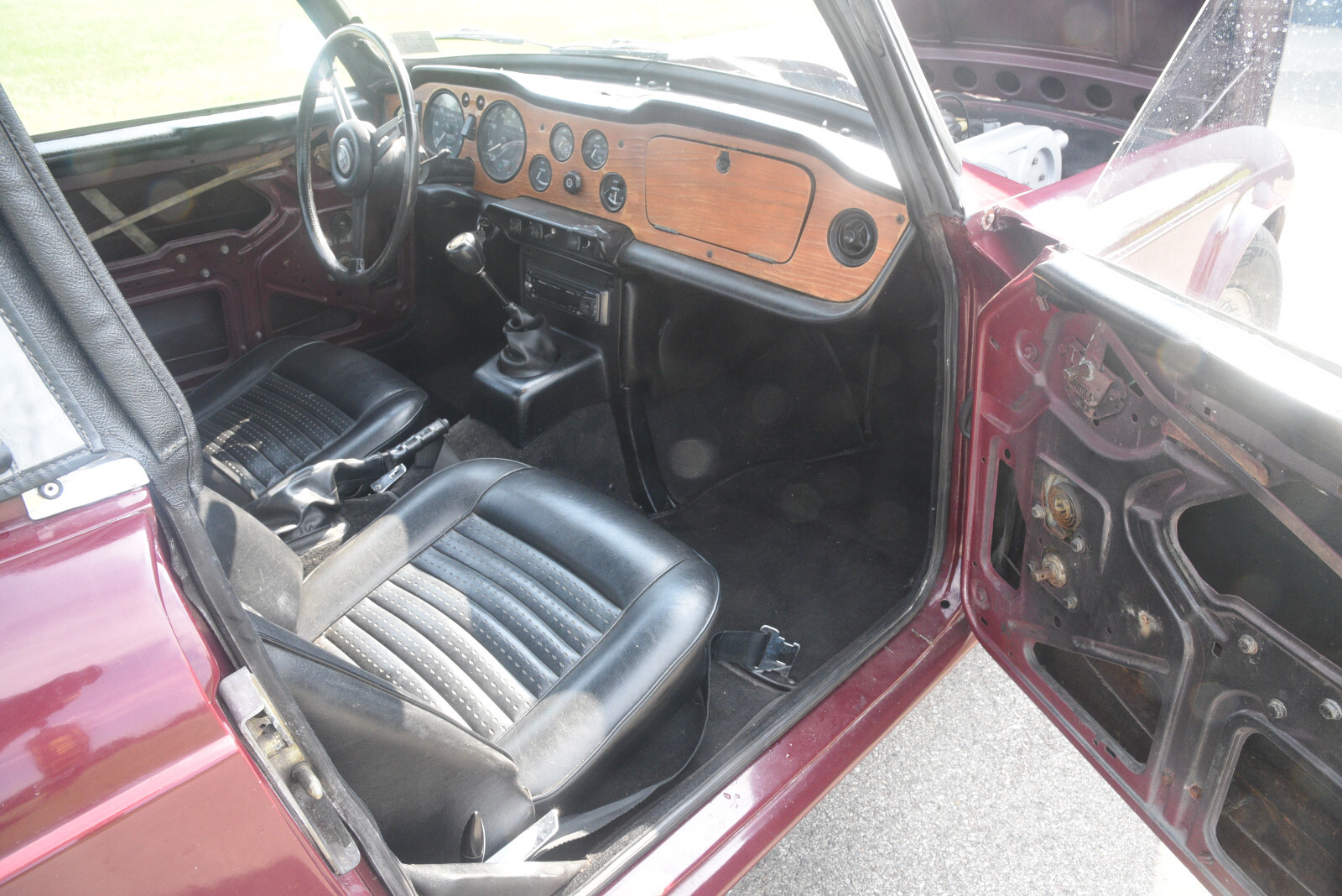 Triumph-TR-6-1970-Convertible-14