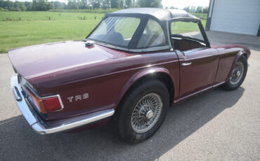 Triumph-TR-6-1970-Convertible-2