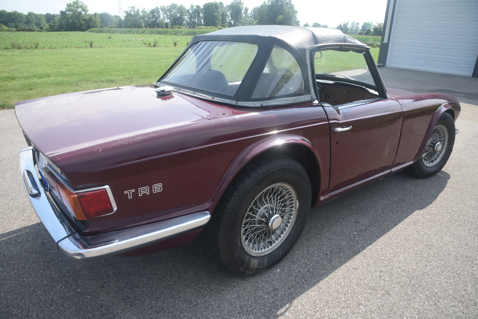 Triumph-TR-6-1970-Convertible-2