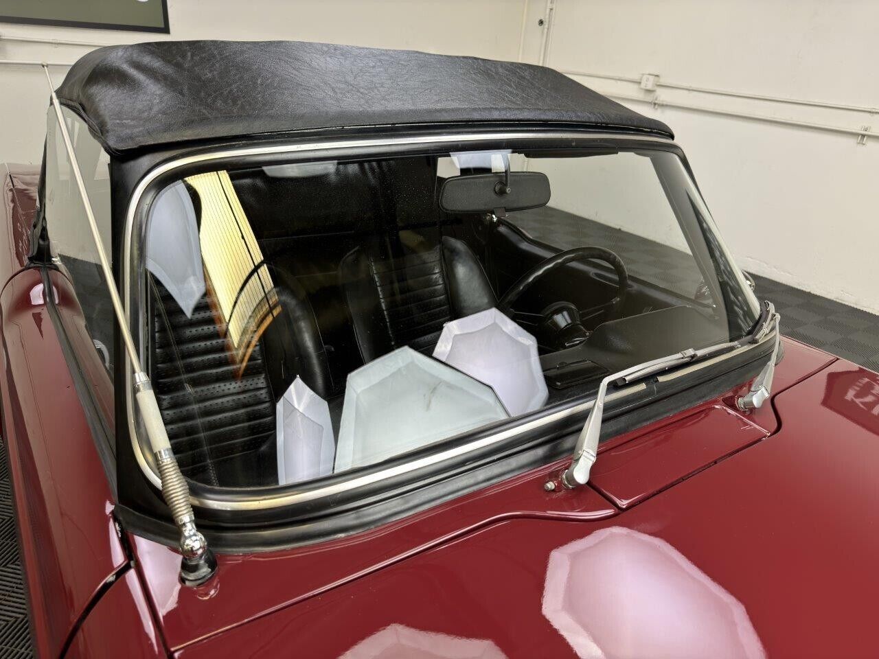 Triumph-TR-6-1971-Convertible-10