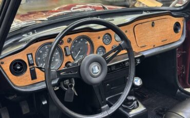 Triumph-TR-6-1971-Convertible-12