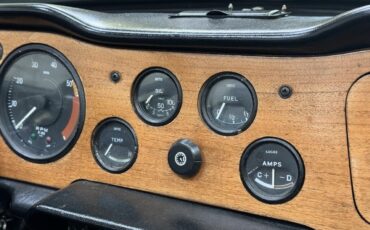 Triumph-TR-6-1971-Convertible-14