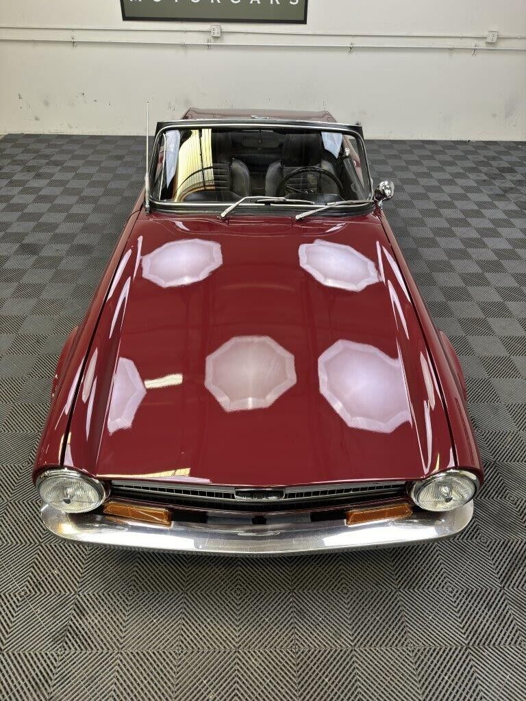 Triumph-TR-6-1971-Convertible-30