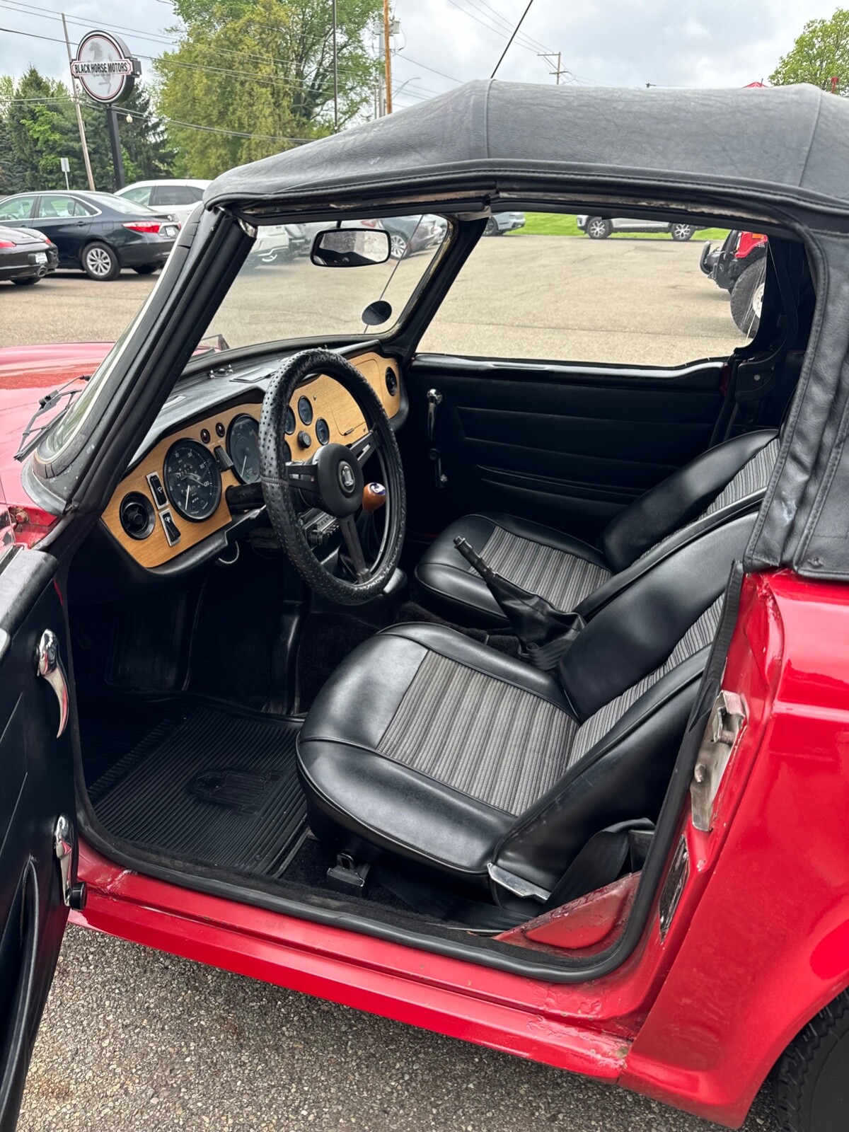 Triumph-TR-6-1971-Convertible-4
