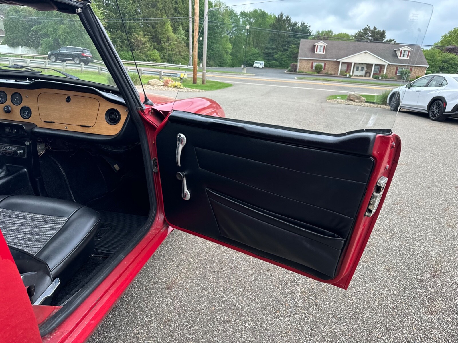 Triumph-TR-6-1971-Convertible-5