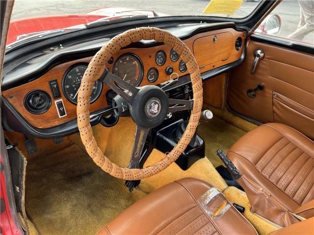Triumph-TR-6-1972-16