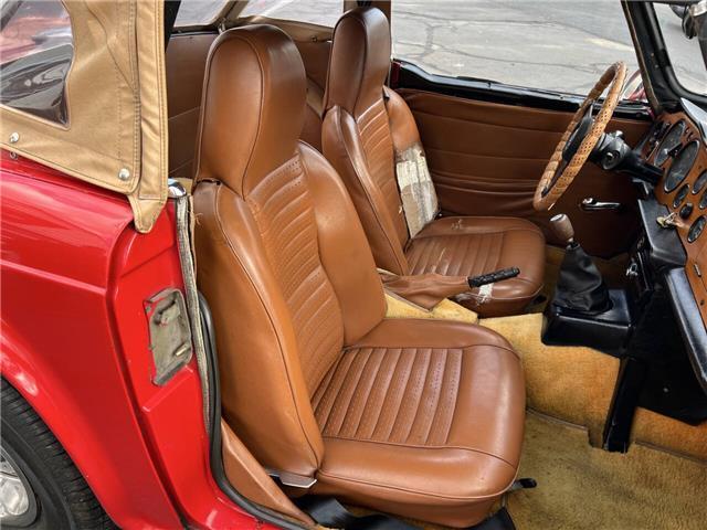 Triumph-TR-6-1972-21