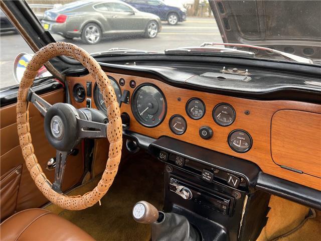 Triumph-TR-6-1972-25