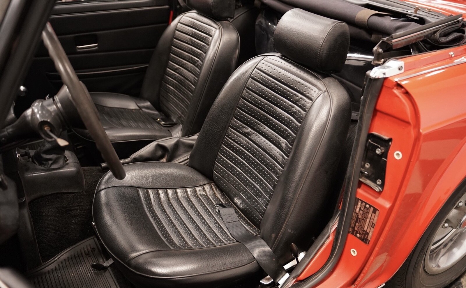 Triumph-TR-6-1974-10