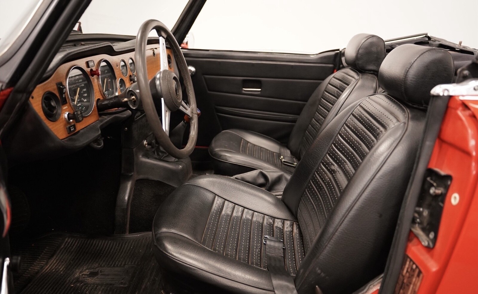 Triumph-TR-6-1974-11