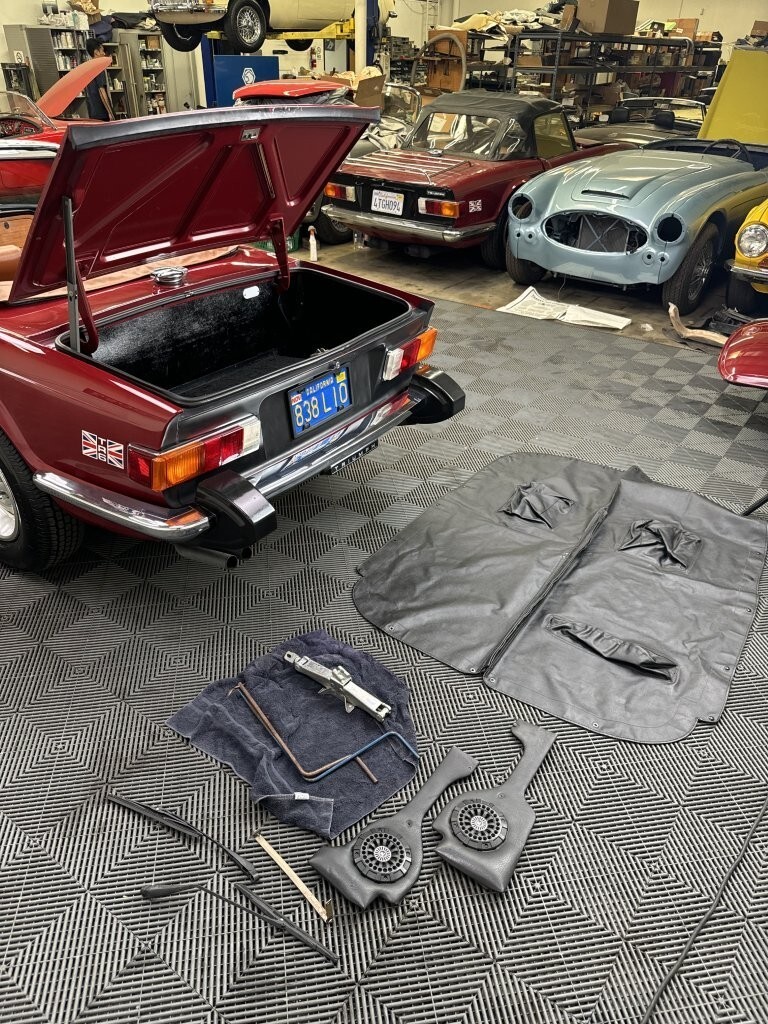 Triumph-TR-6-1974-28