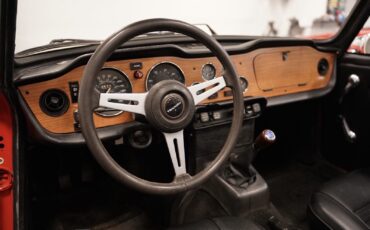 Triumph-TR-6-1974-9