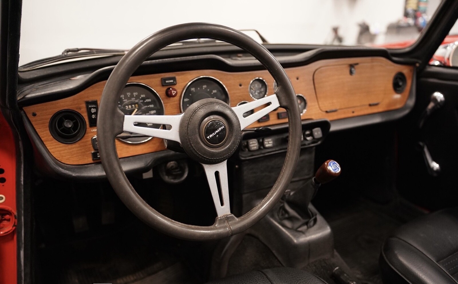 Triumph-TR-6-1974-9