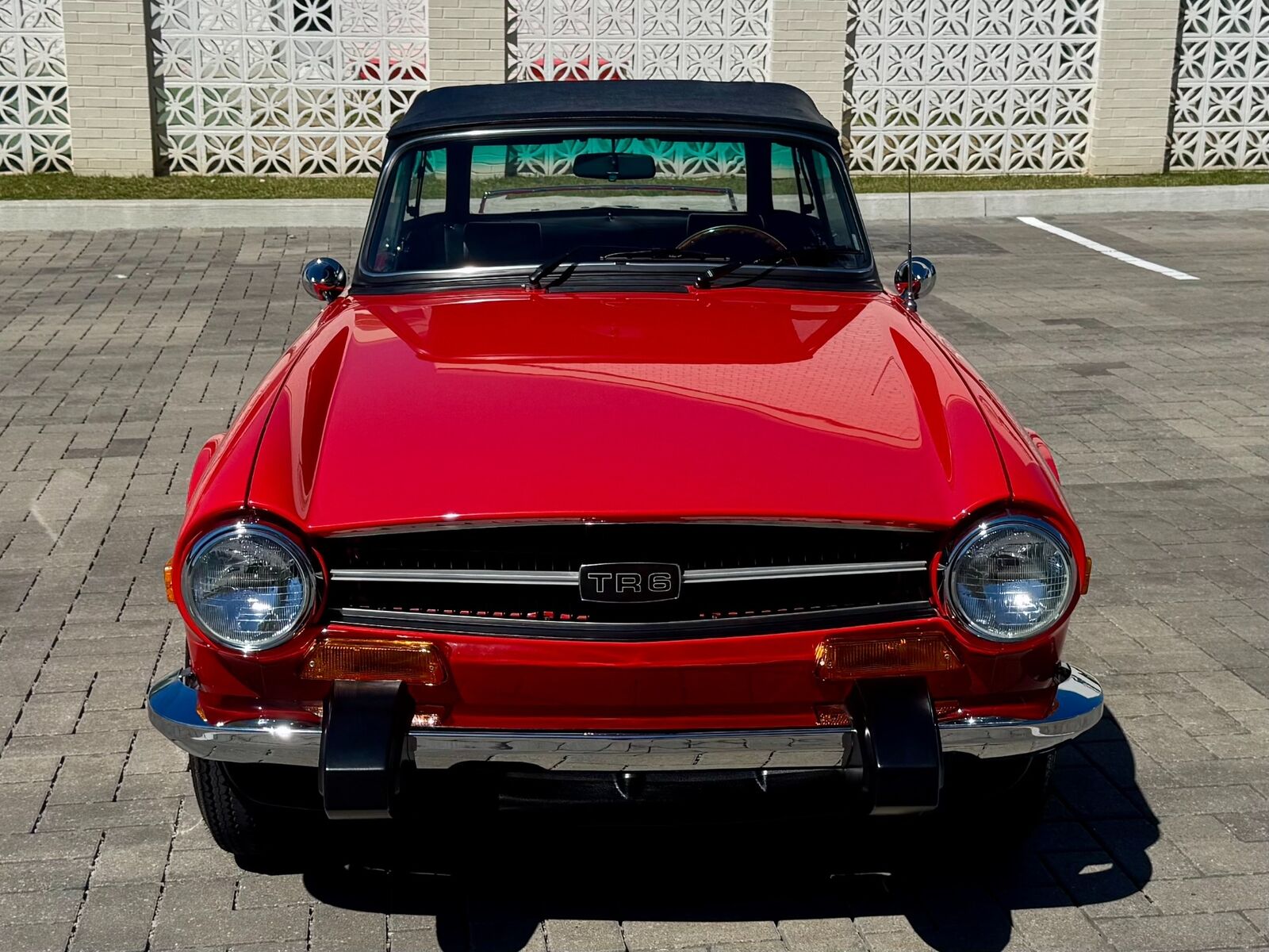 Triumph-TR-6-1974-Convertible-5