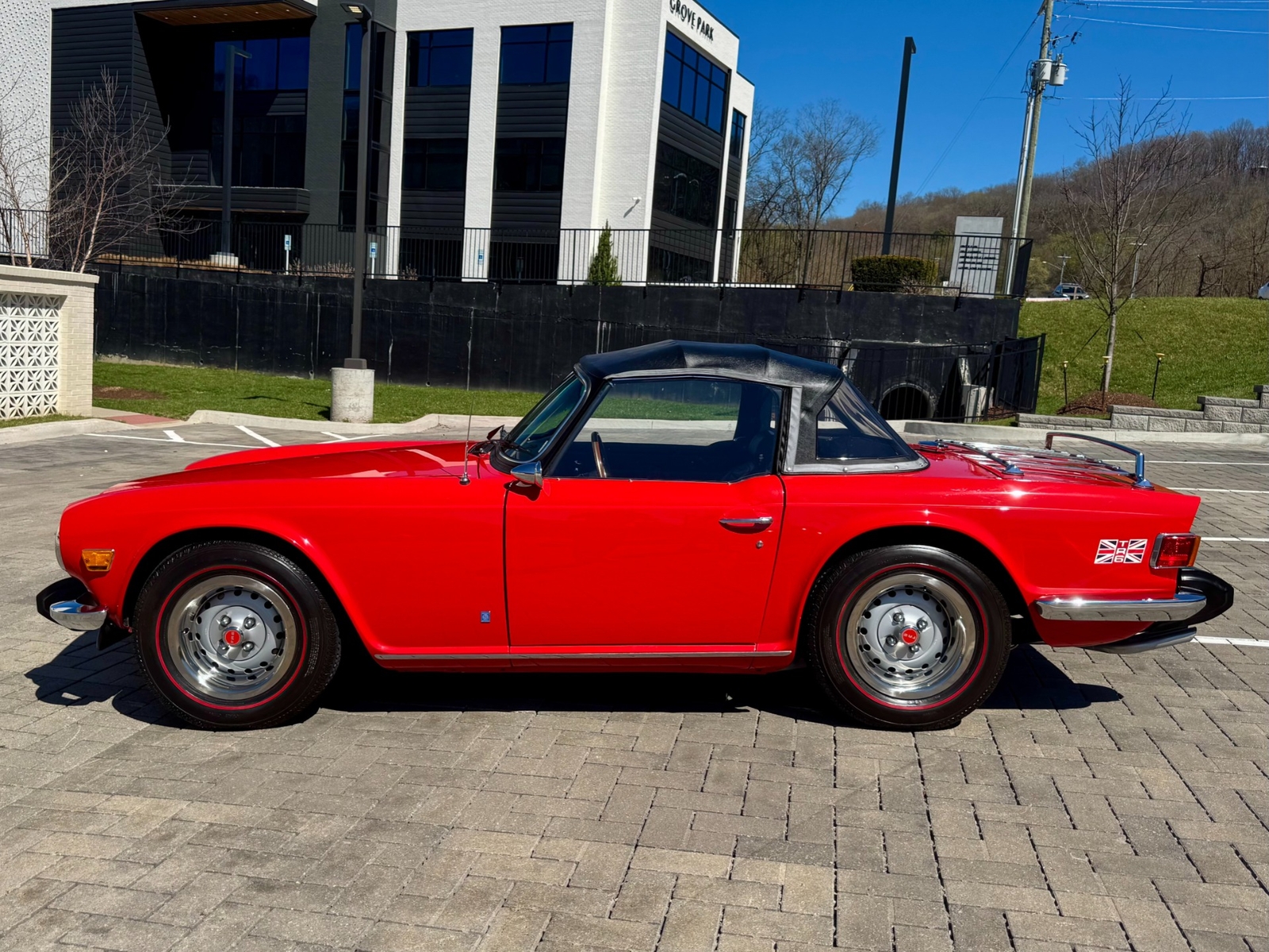 Triumph-TR-6-1974-Convertible-6