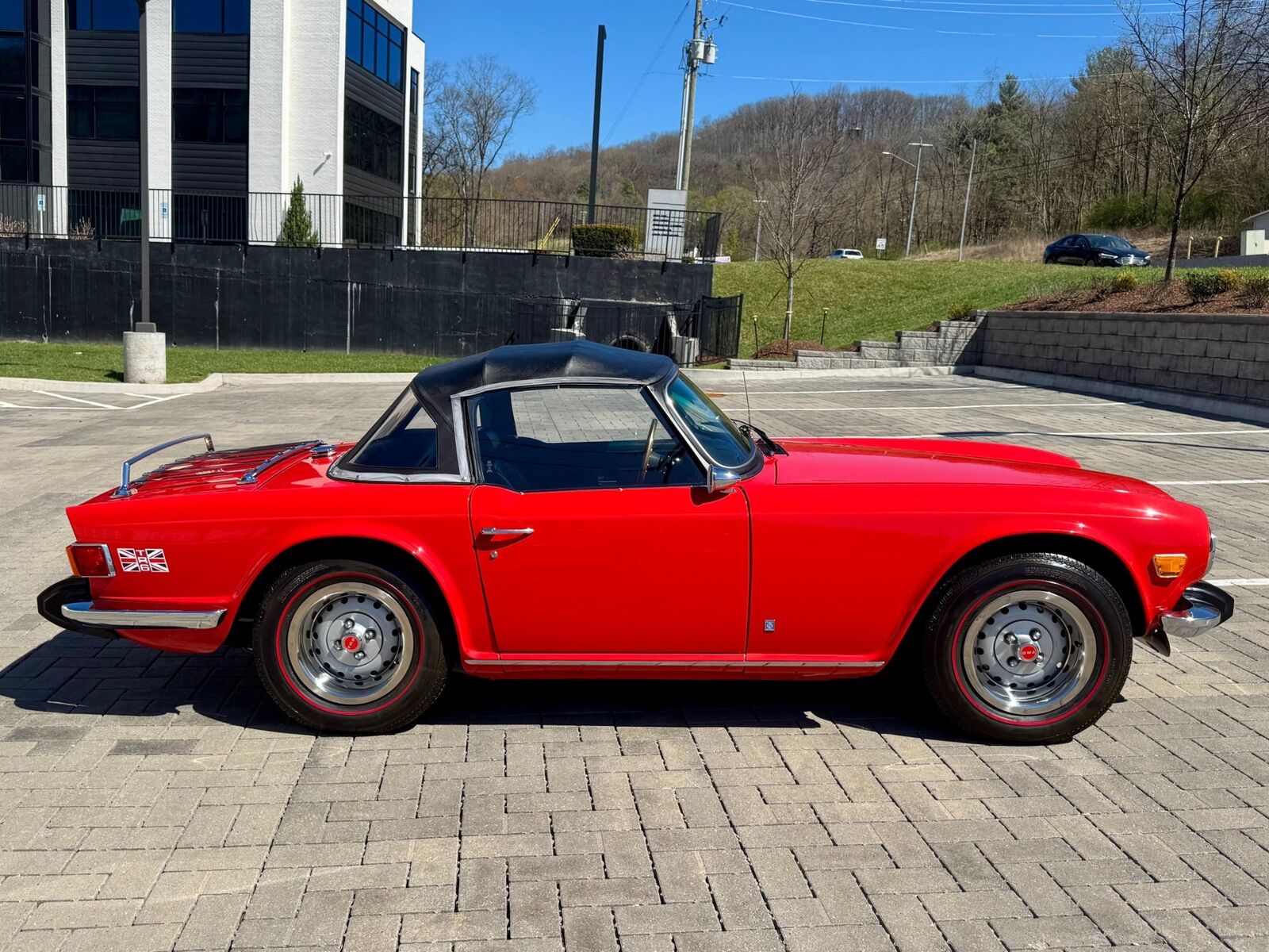 Triumph-TR-6-1974-Convertible-7