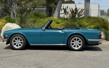 Triumph-TR-6-1975-Convertible-1