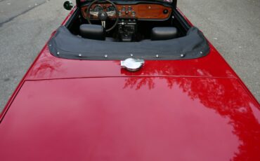 Triumph-TR-6-1975-Convertible-10