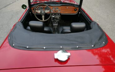 Triumph-TR-6-1975-Convertible-11