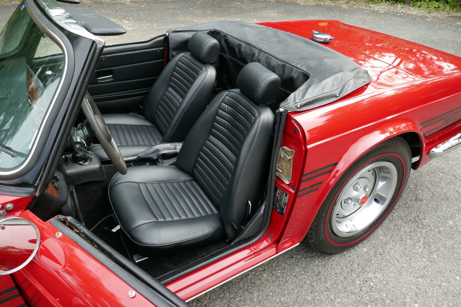 Triumph-TR-6-1975-Convertible-15