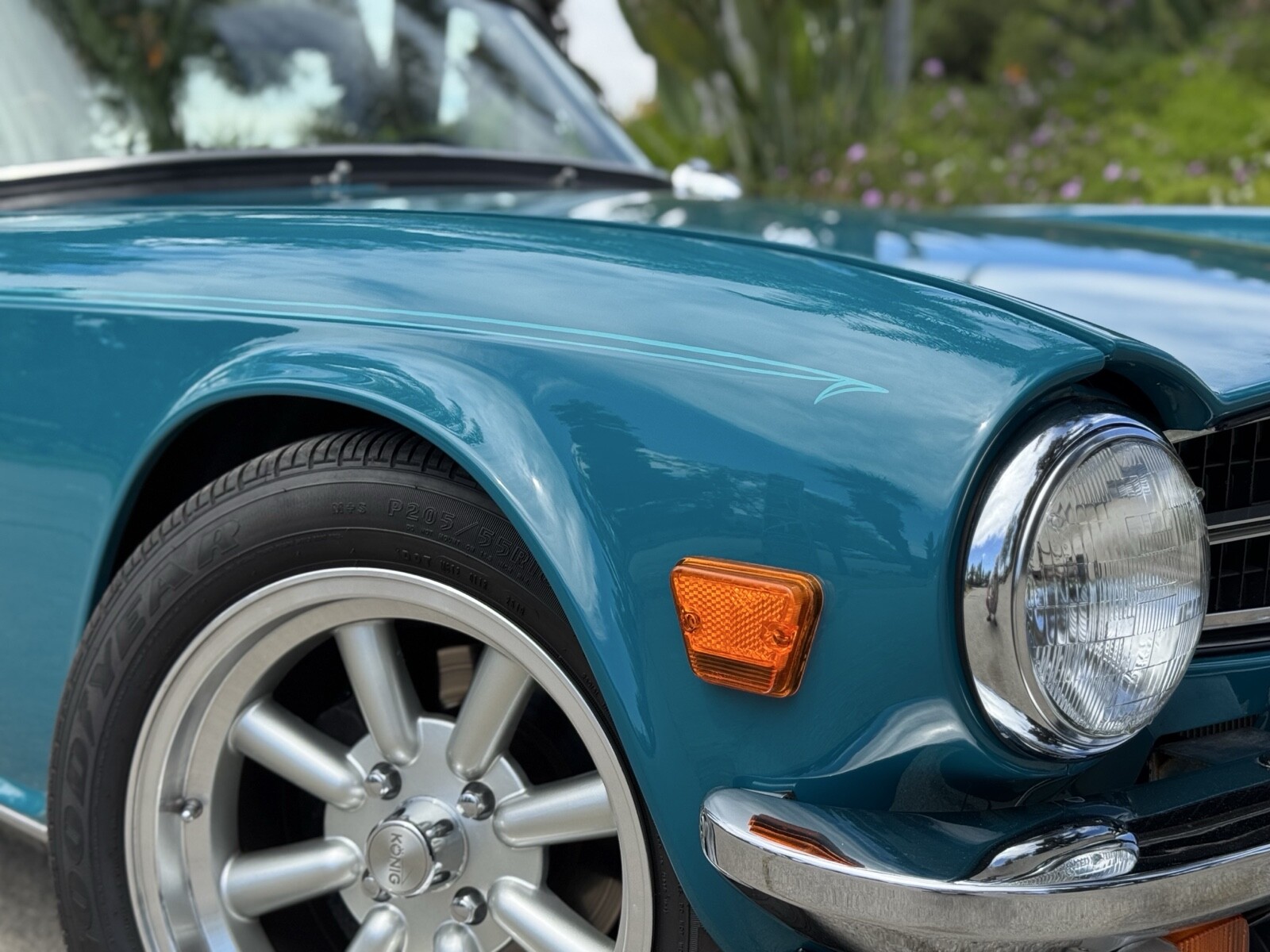 Triumph-TR-6-1975-Convertible-16