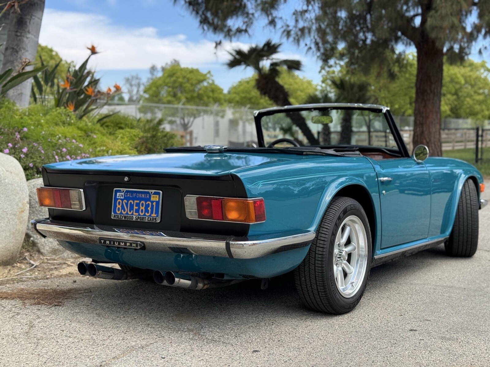 Triumph-TR-6-1975-Convertible-18
