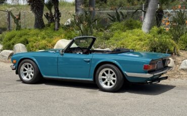 Triumph-TR-6-1975-Convertible-2