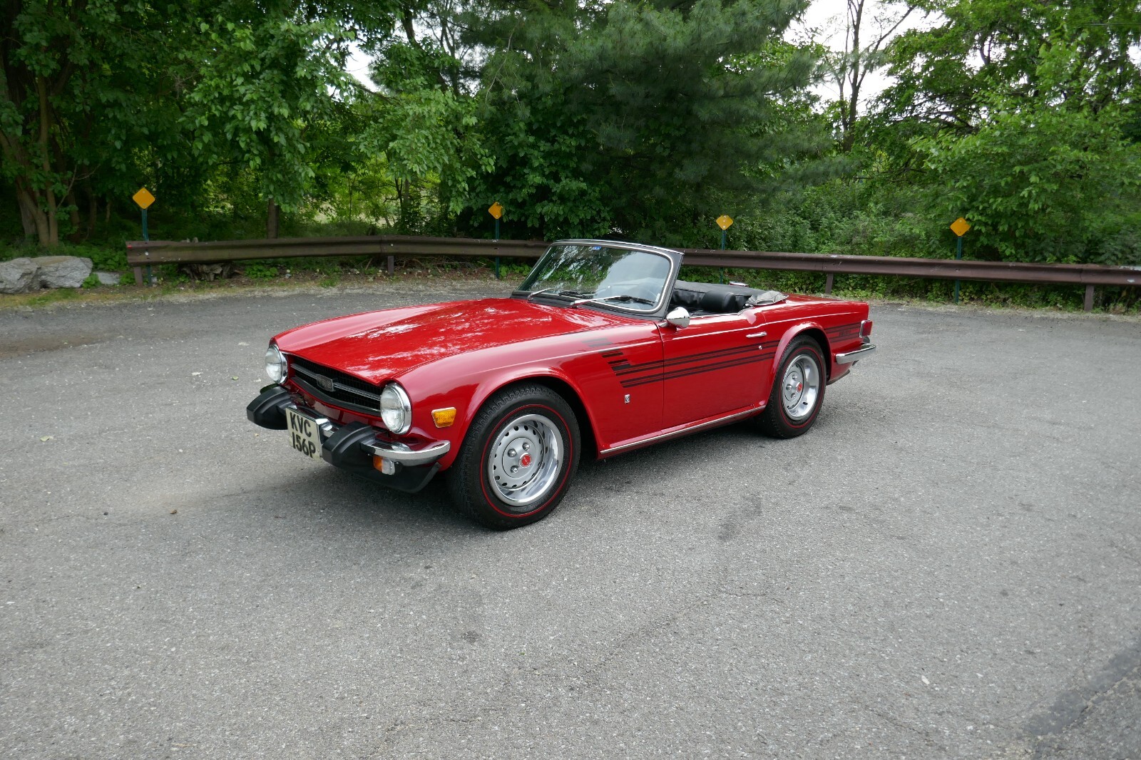 Triumph-TR-6-1975-Convertible-2