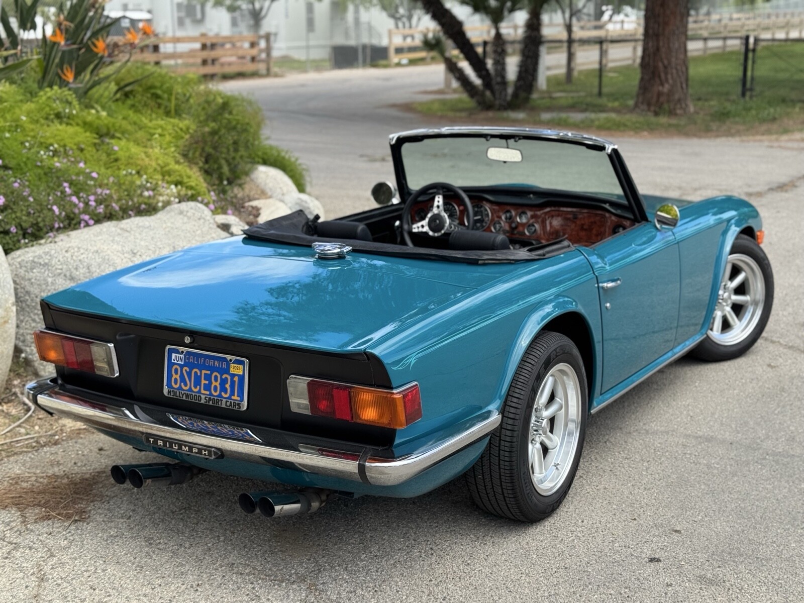 Triumph-TR-6-1975-Convertible-22