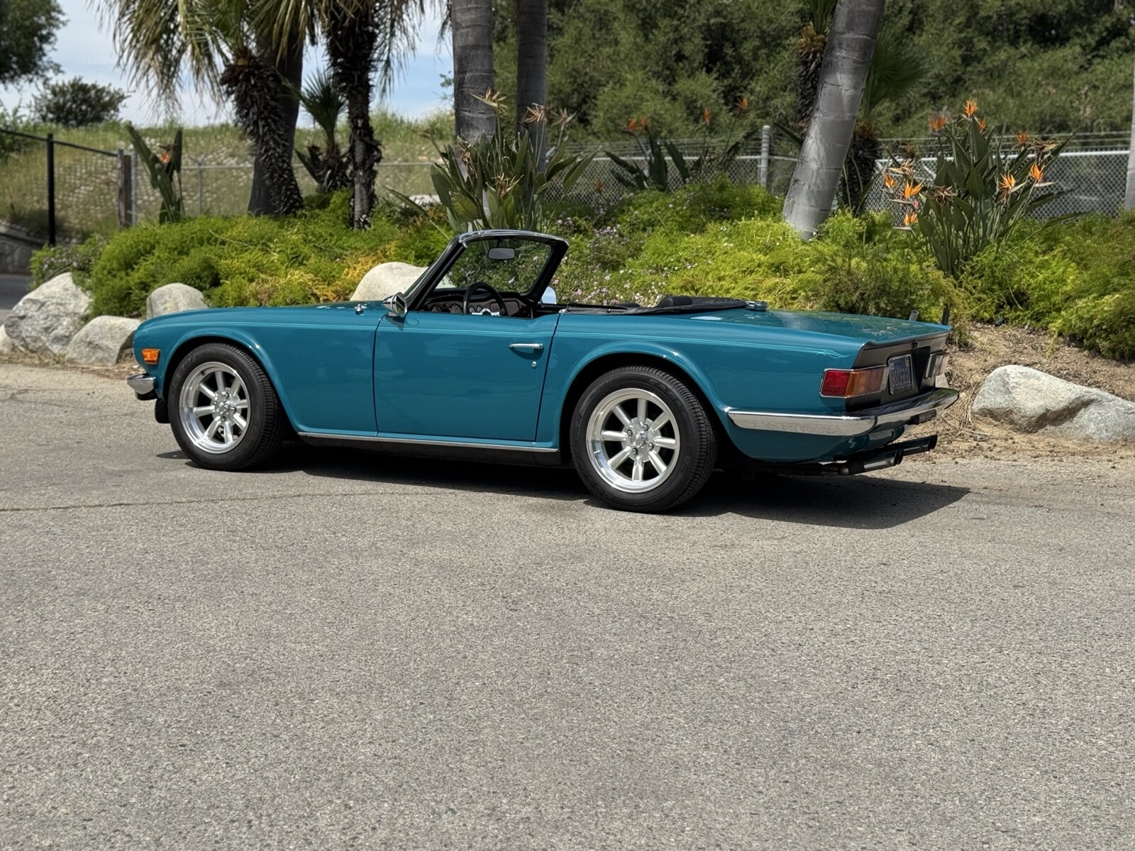 Triumph-TR-6-1975-Convertible-3