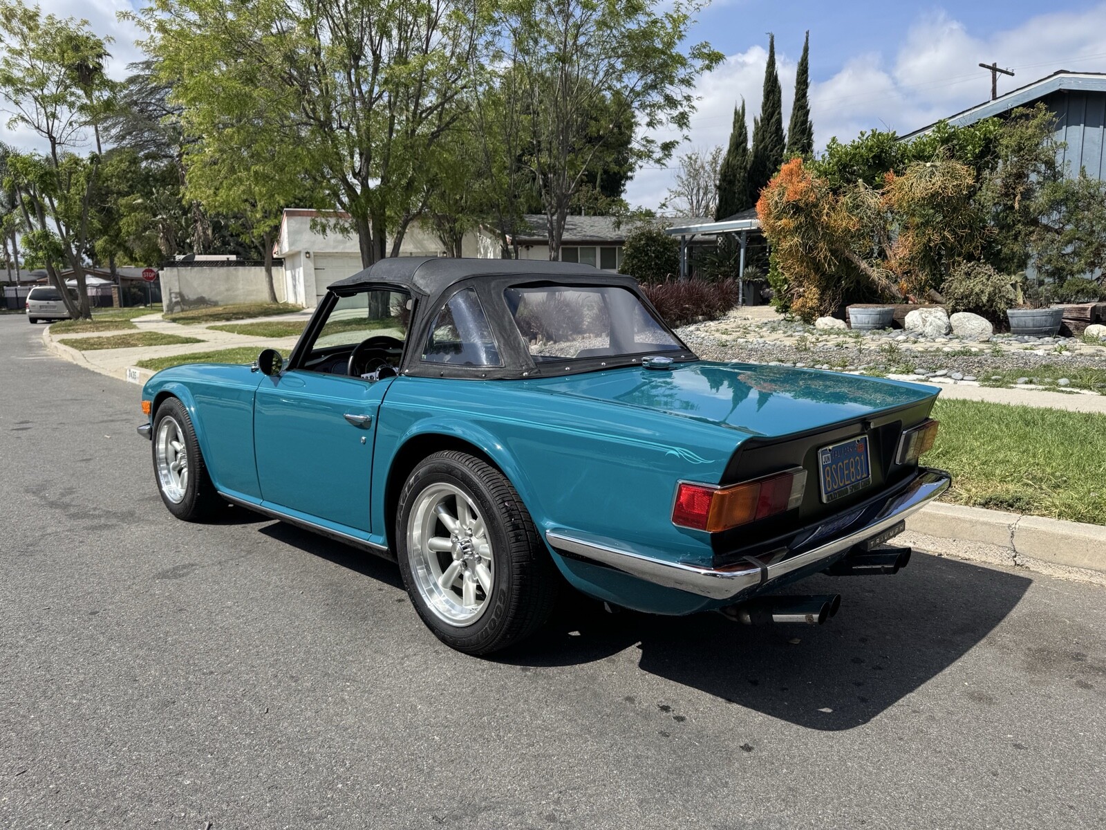 Triumph-TR-6-1975-Convertible-31