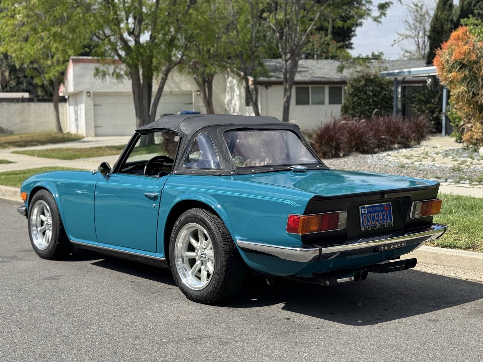 Triumph-TR-6-1975-Convertible-37