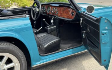 Triumph-TR-6-1975-Convertible-7