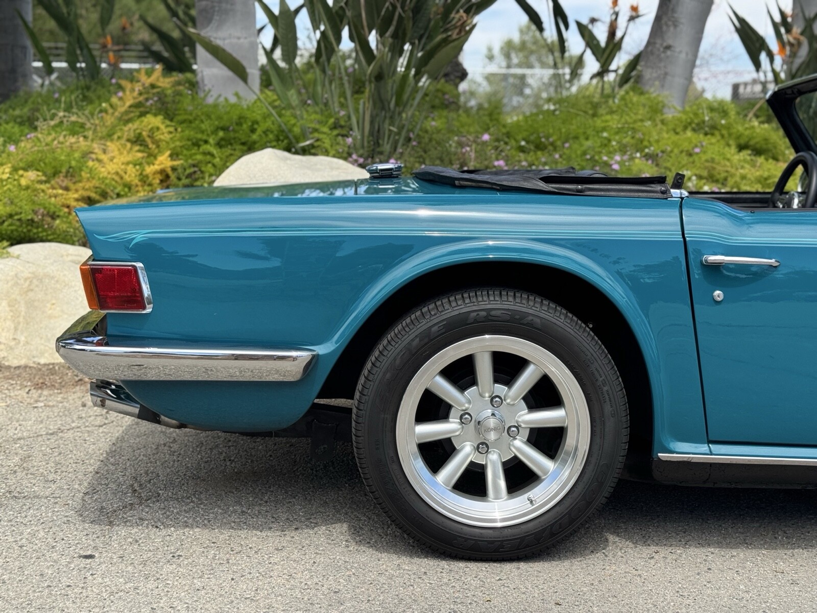 Triumph-TR-6-1975-Convertible-8