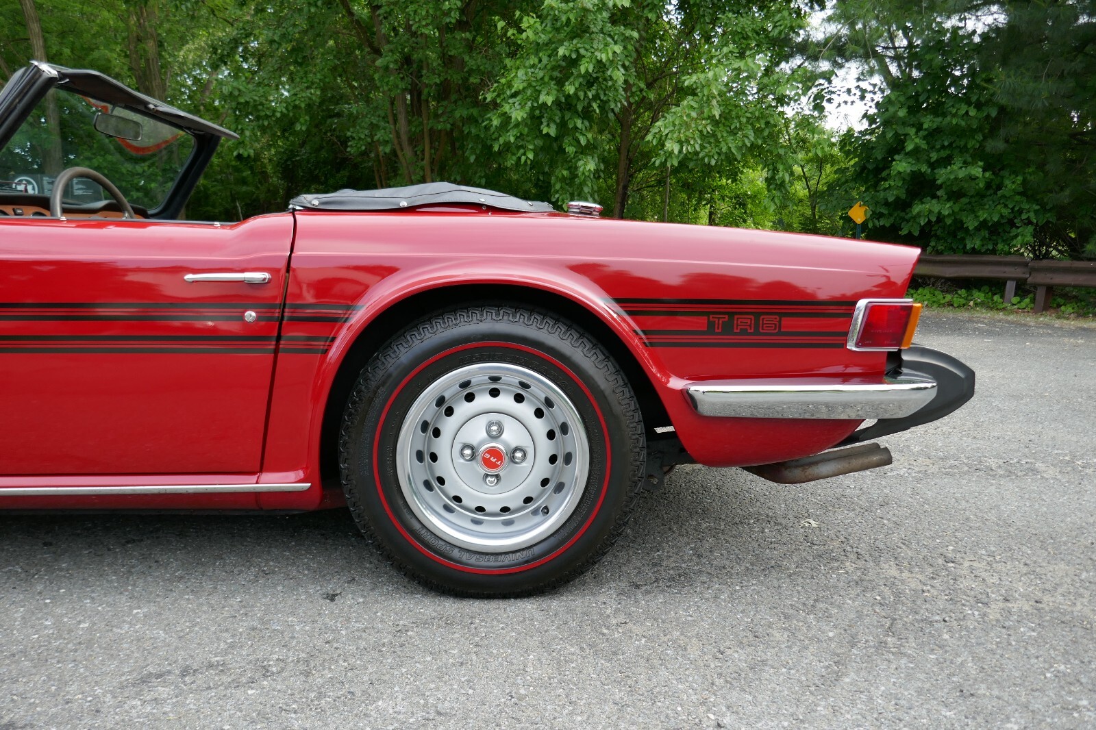 Triumph-TR-6-1975-Convertible-9