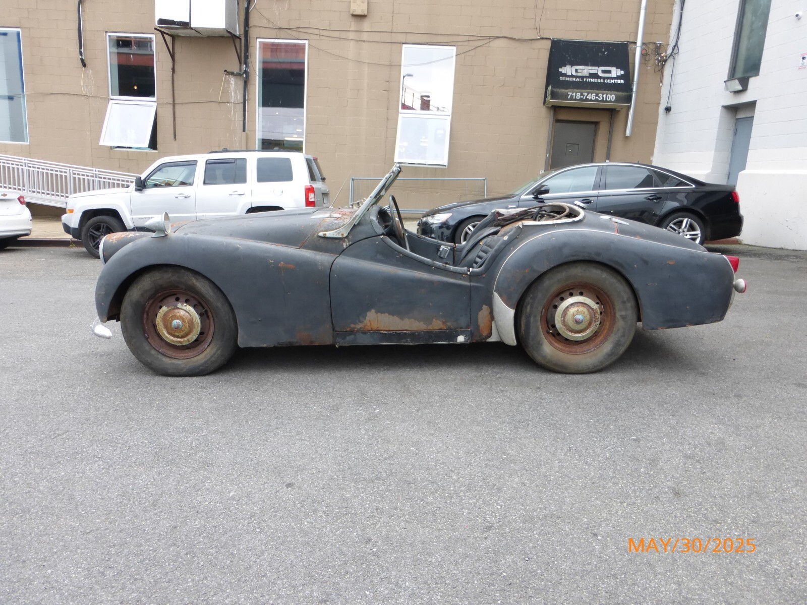Triumph-TR3-1956-Convertible-1