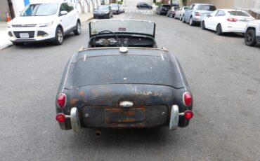Triumph-TR3-1956-Convertible-2