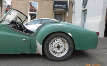 Triumph-TR3-1958-Convertible-10