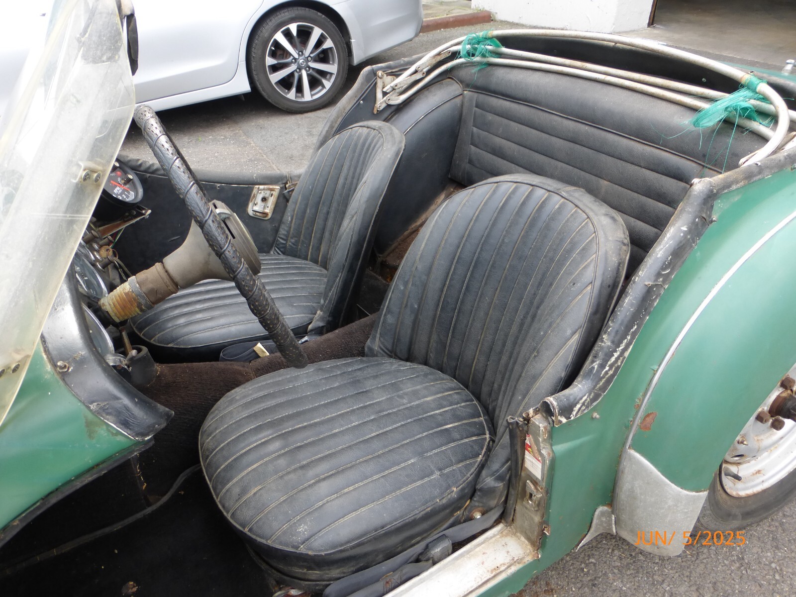Triumph-TR3-1958-Convertible-17