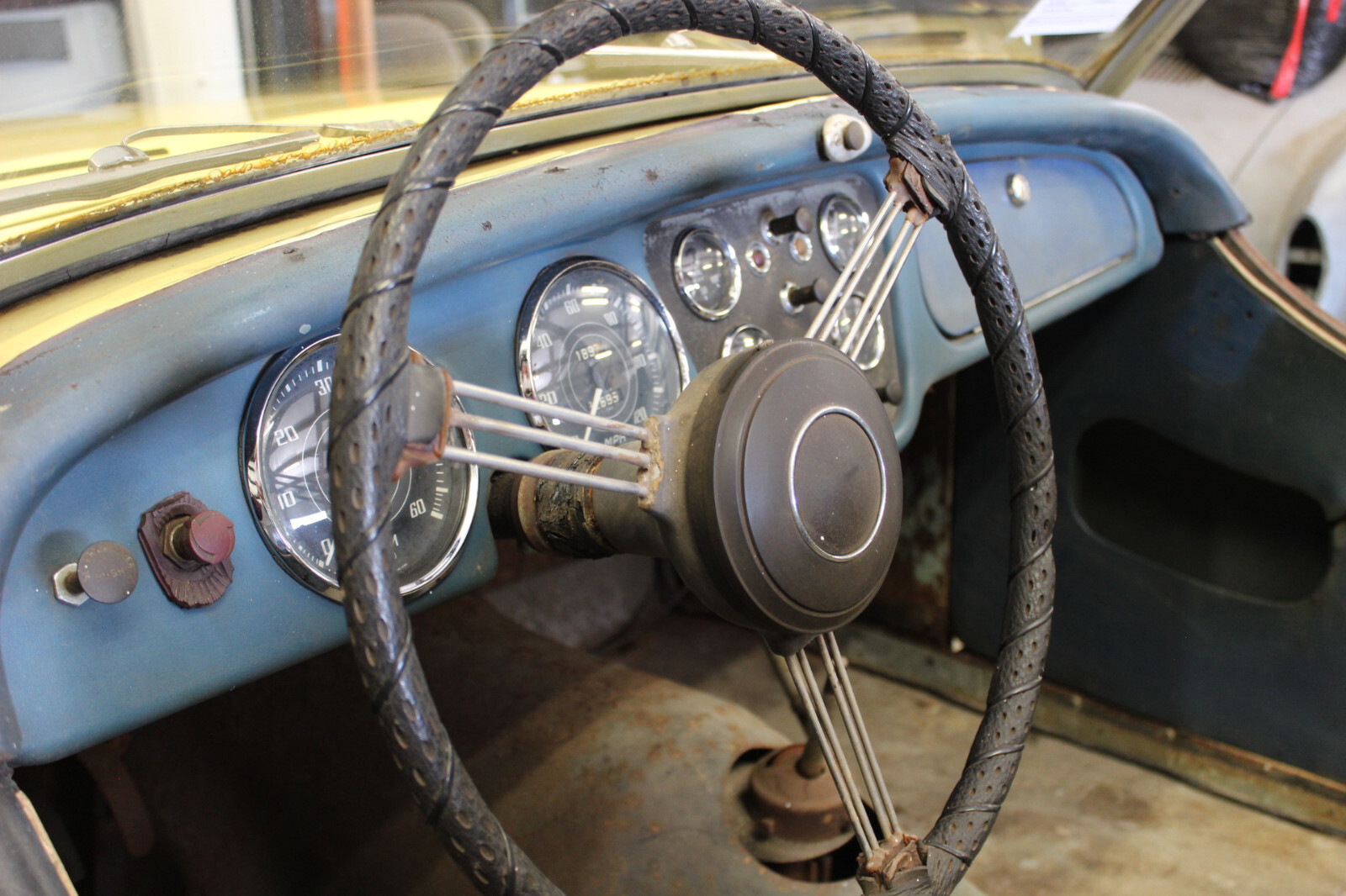 Triumph-TR3-1961-Convertible-22