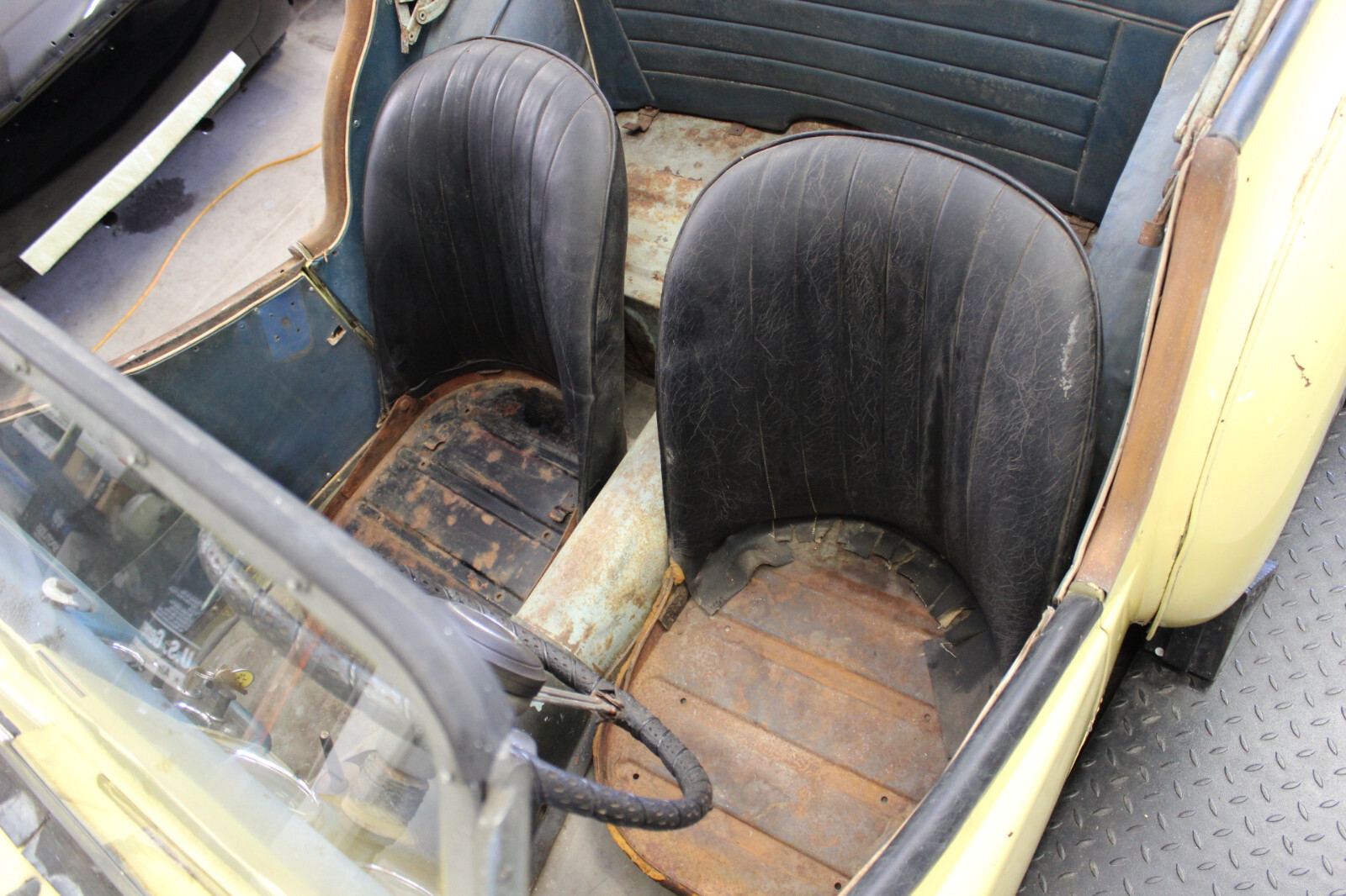 Triumph-TR3-1961-Convertible-25